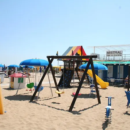 Hotel Delfino Riccione-3
